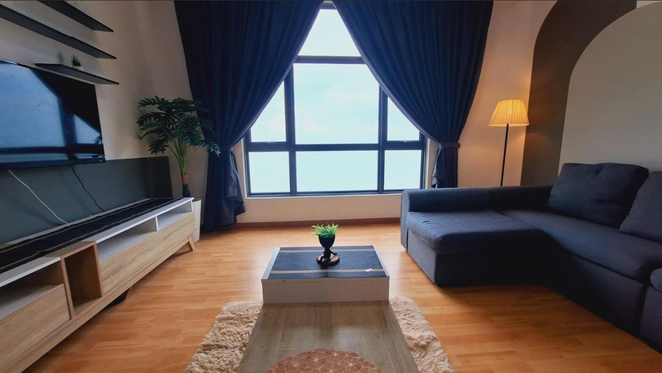Imperium 1 Queen Bed Sea View *