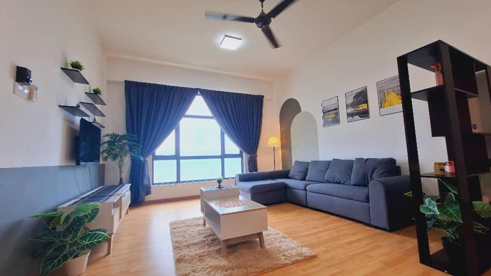 Imperium 1 Queen Bed Sea View Homestay Kuantan
